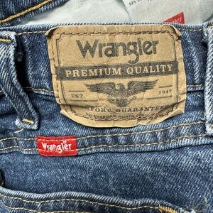4 pairs of wrangler jeans